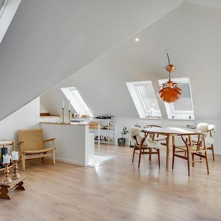 Bath Tub Penthouse In The City オールボー エクステリア 写真