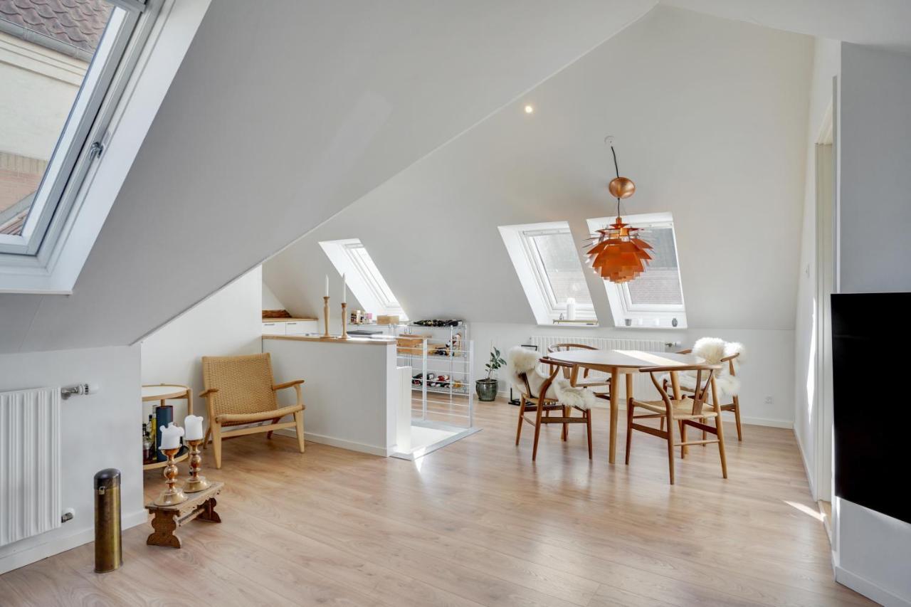 Bath Tub Penthouse In The City オールボー エクステリア 写真