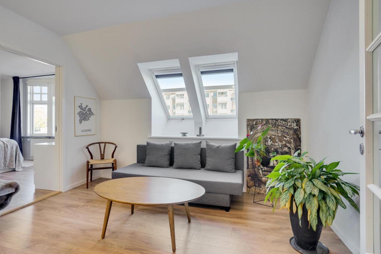 Bath Tub Penthouse In The City オールボー エクステリア 写真