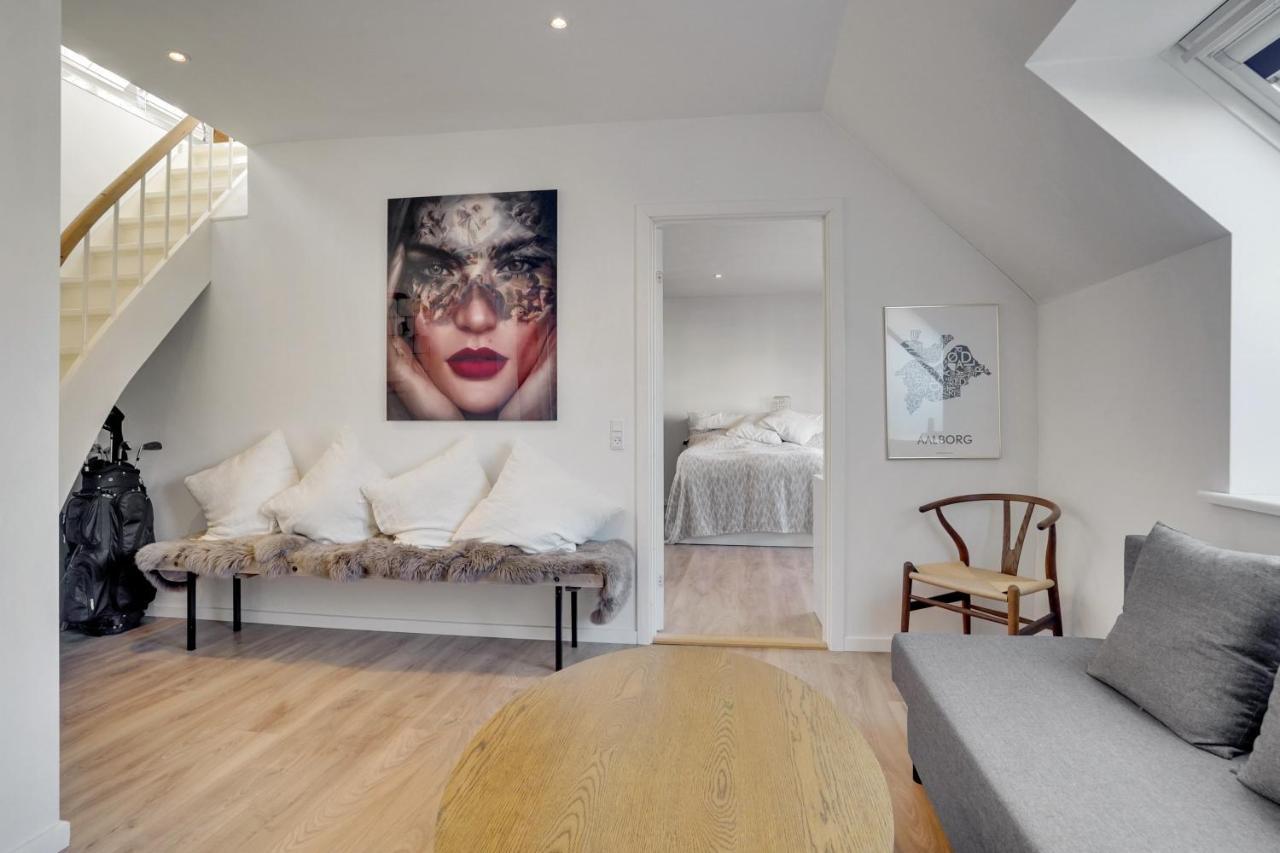 Bath Tub Penthouse In The City オールボー エクステリア 写真